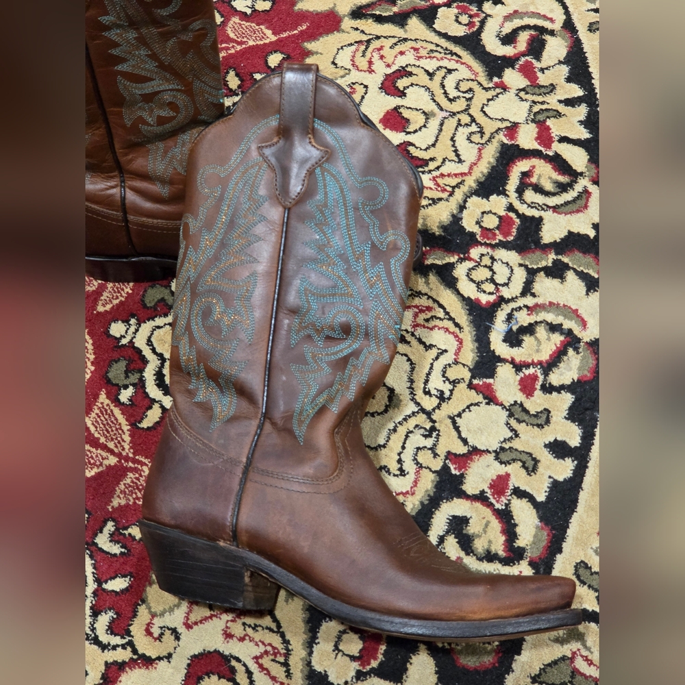 Classic Brown Embroidered Western Heeled Boots - Picture 2 of 12